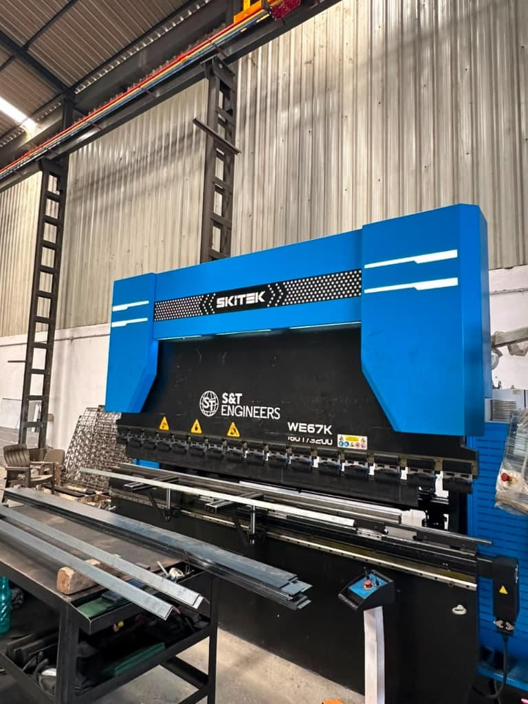 CNC Bending Machine